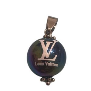 Iridescent Blue Pendant Necklace